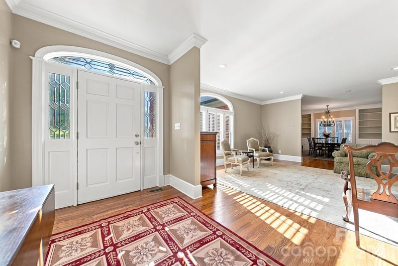 1515 8th St NW, Hickory, NC 28601