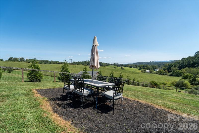257 Tipton Hill Rd, Leicester, NC 28748