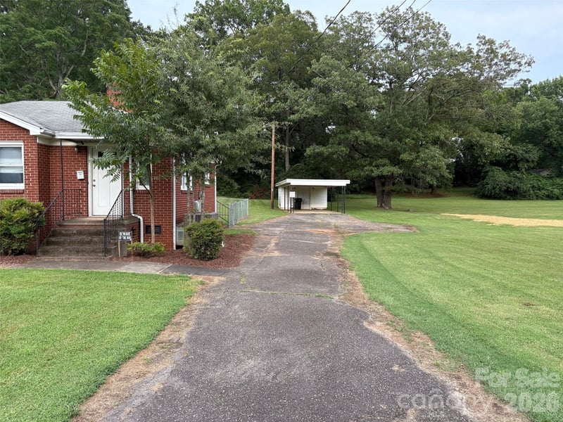 316 E Statesville Ave, Mooresville, NC 28115
