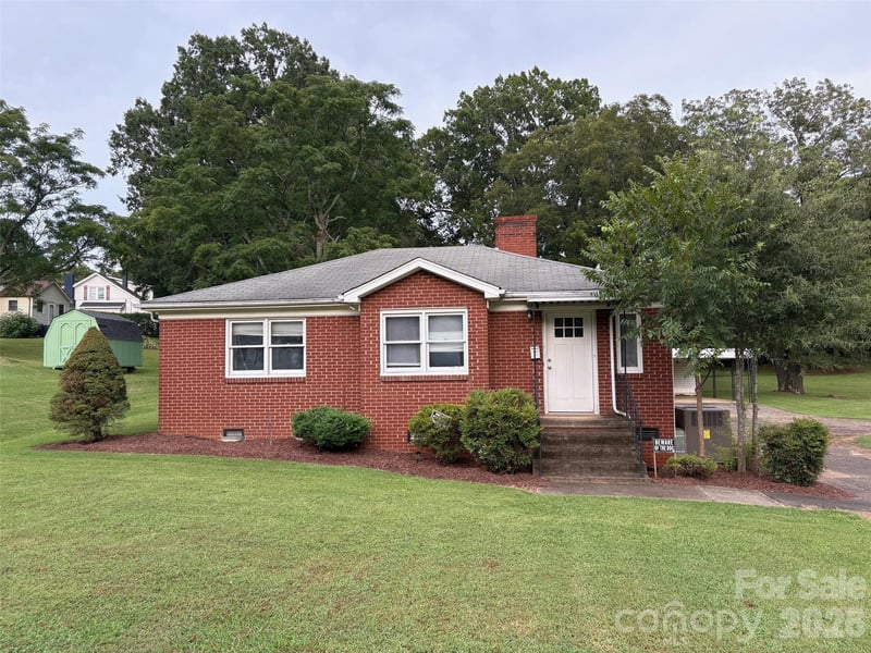 316 E Statesville Ave, Mooresville, NC 28115