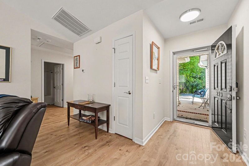 219 Edinburgh Ct, Mount Holly, NC 28120