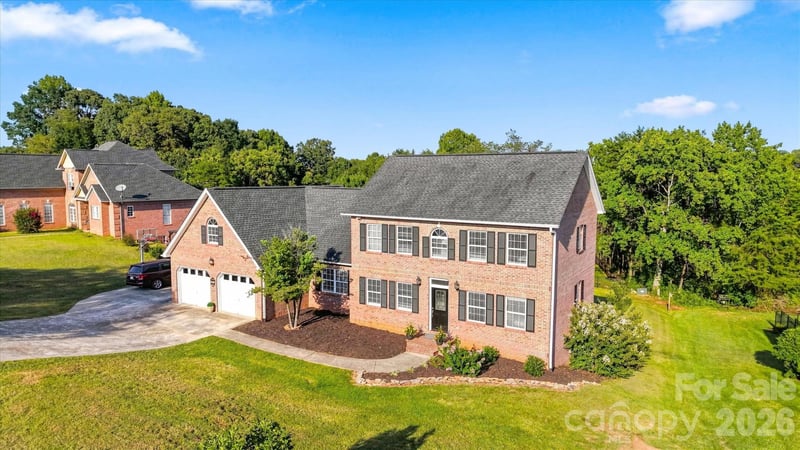4948 Betty Dr NE, Hickory, NC 28601
