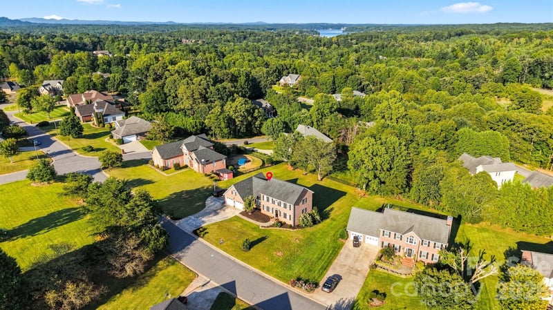 4948 Betty Dr NE, Hickory, NC 28601