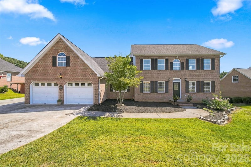 4948 Betty Dr NE, Hickory, NC 28601
