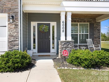 6008 Hampstead Pond Ln, Charlotte, NC 28105