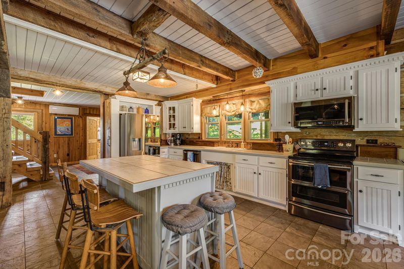 146 Gentry Farm Dr, Hot Springs, NC 28743