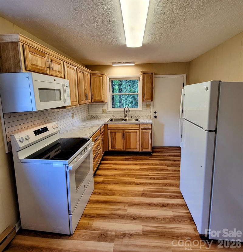 14 Oteen Church Rd, Asheville, NC 28805