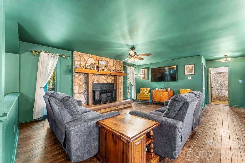 5468 Valley Run St, Hickory, NC 28601