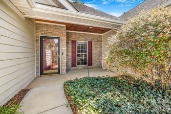 896 West Pointe Dr, Asheville, NC 28806