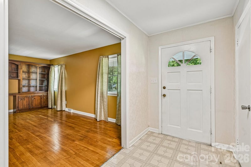 1926 Taylor Dr, Gastonia, NC 28052