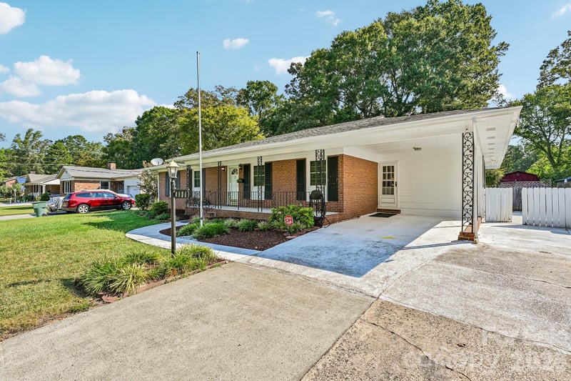 1926 Taylor Dr, Gastonia, NC 28052