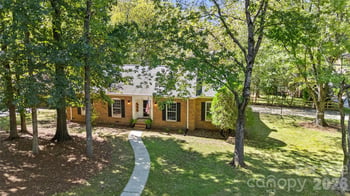 511 Morning Dale Rd, Matthews, NC 28105
