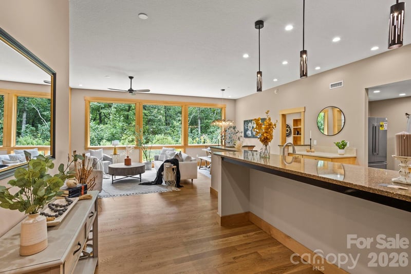 36 Ravenwood Dr, Fletcher, NC 28732