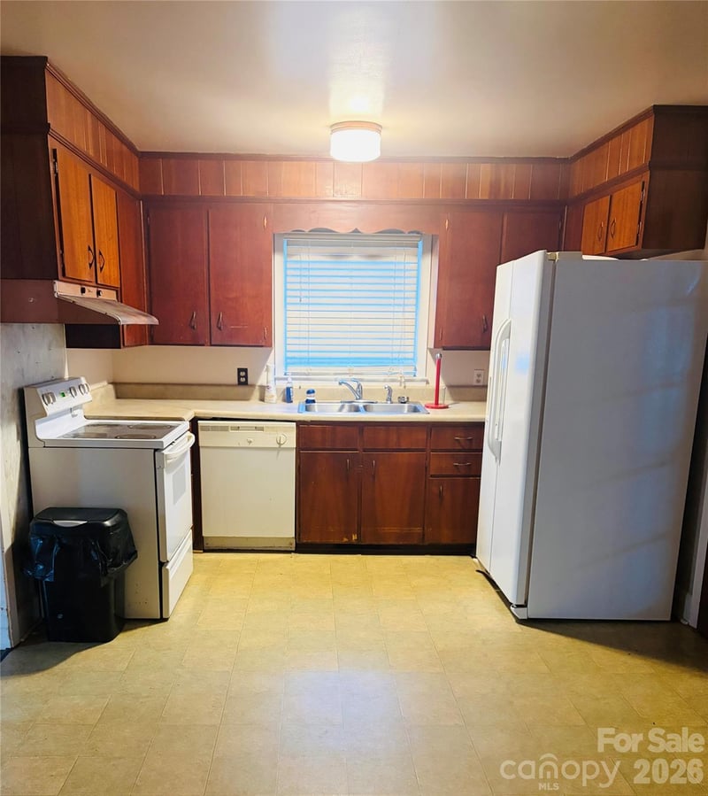 332 Fannie Cir, Charlotte, NC 28205