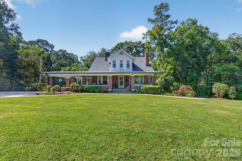 1035 S Belvedere Ave, Gastonia, NC 28054