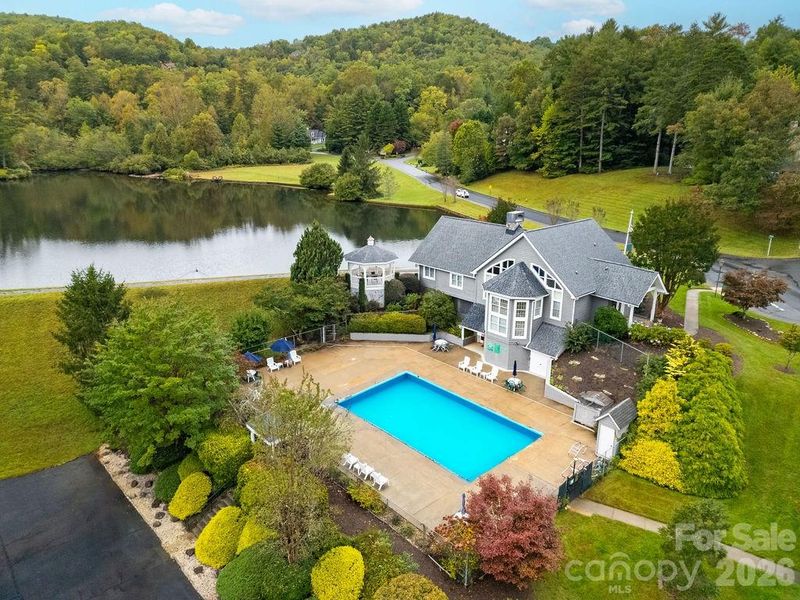 61 Autumn Glen Ct, Brevard, NC 28712