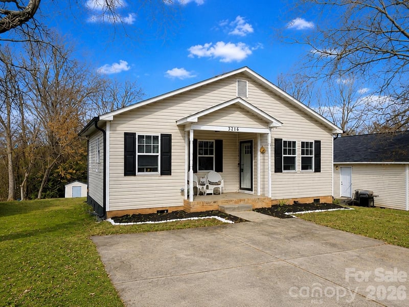 3216 Lasalle St, Charlotte, NC 28216