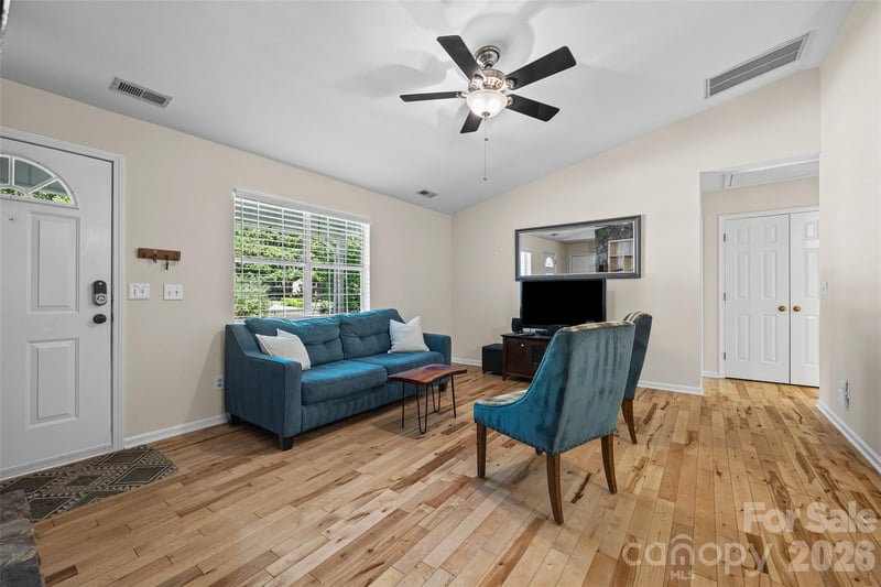 404 Sadie Dr, Matthews, NC 28105