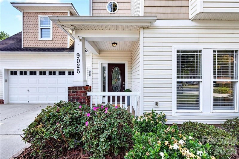 9026 Crusaders Ct, Matthews, NC 28105