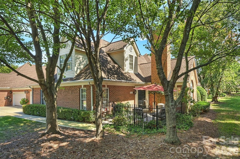 7418 Hurstbourne Green Dr, Charlotte, NC 28277