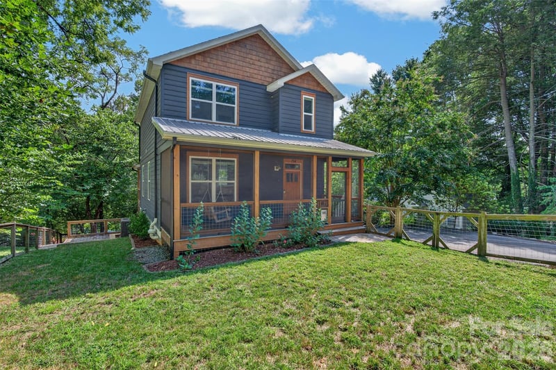 134 Shelburne Rd, Asheville, NC 28806