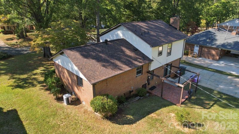 13519 Four Oaks Ln, Matthews, NC 28105