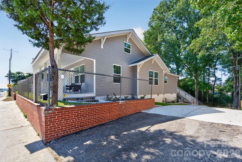 406 S Market St, Lancaster, SC 29720