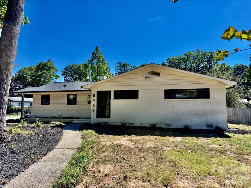 5401 Seacroft Rd, Charlotte, NC 28210