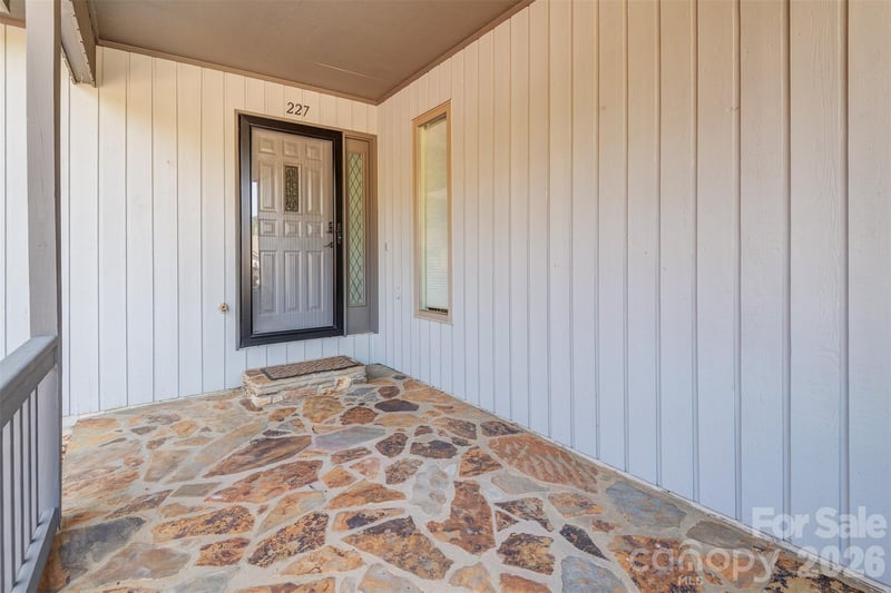 227 Kyfields Dr, Weaverville, NC 28787