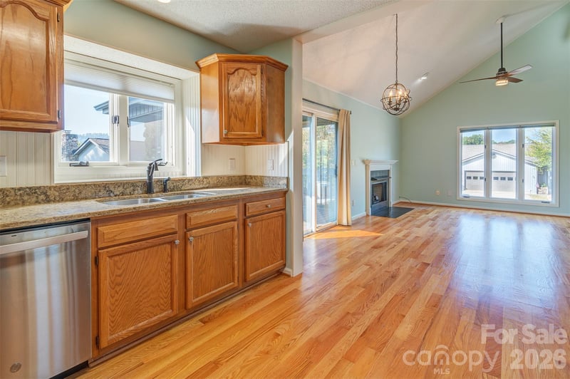 227 Kyfields Dr, Weaverville, NC 28787