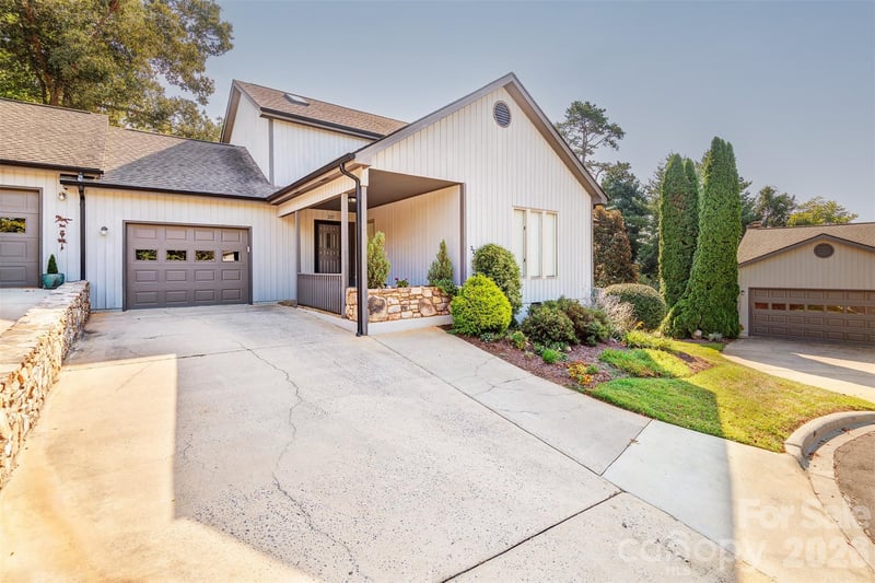 227 Kyfields Dr, Weaverville, NC 28787
