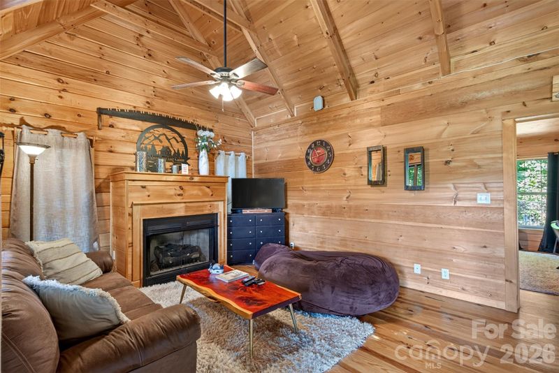 898 Morgan Hill Rd, Black Mountain, NC 28711