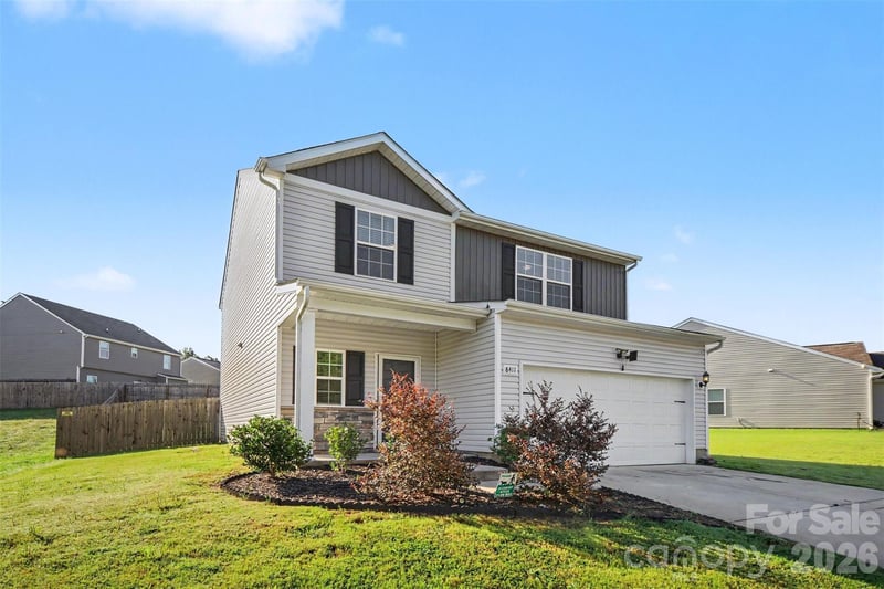 8411 Highgate Dr, Charlotte, NC 28215