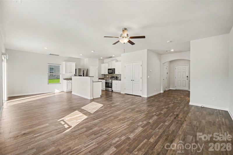 8411 Highgate Dr, Charlotte, NC 28215