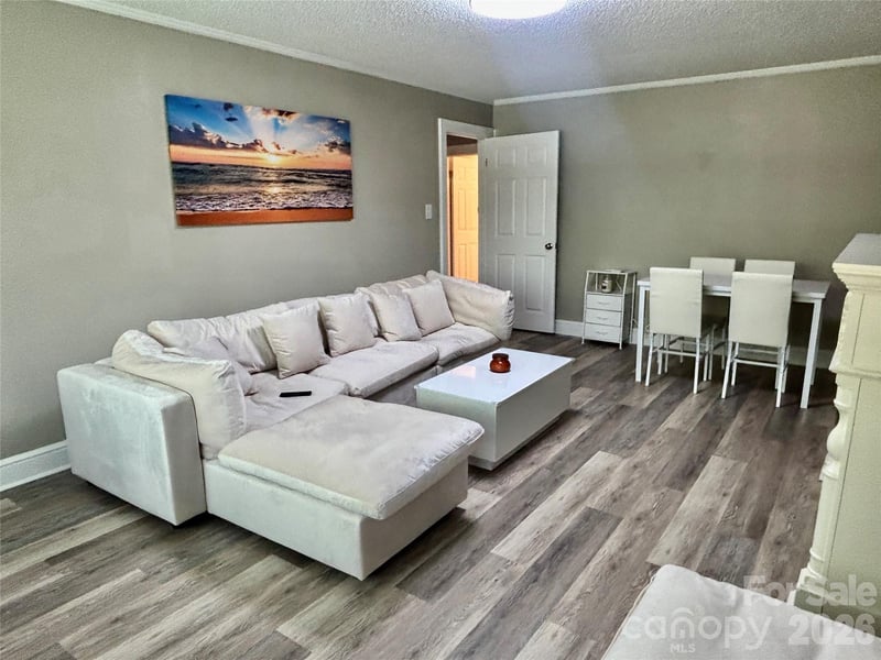 6622 Mountain Grove Rd, Hickory, NC 28602