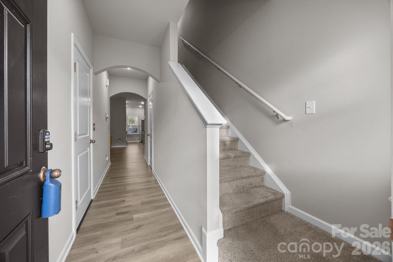 8105 Alderton Ln, Charlotte, NC 28215