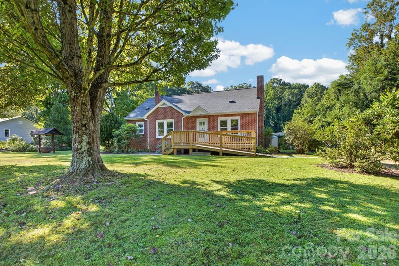 219 Old Us 19 23 Hw, Candler, NC 28715