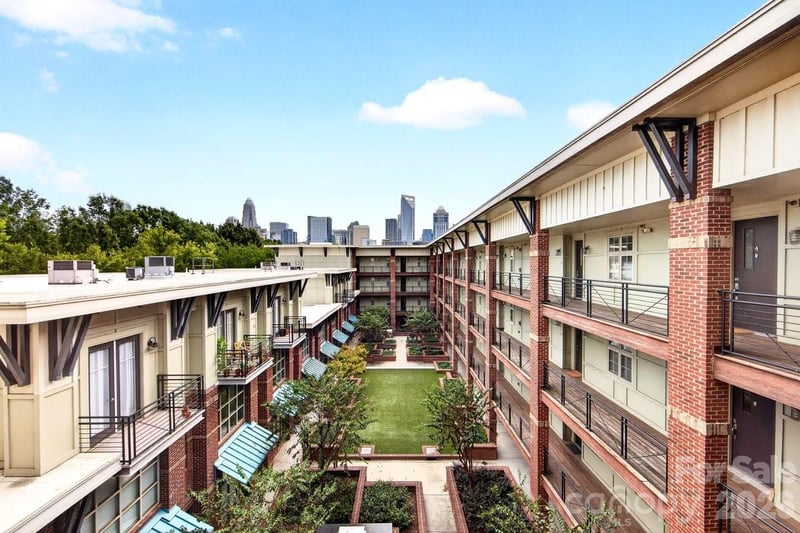 1101 W 1st St #104, Charlotte, NC 28202