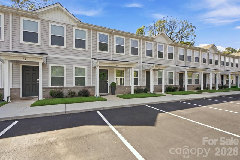 107 Villa Ln, Lincolnton, NC 28092