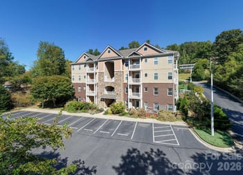 40 Hyannis Dr #203, Asheville, NC 28804