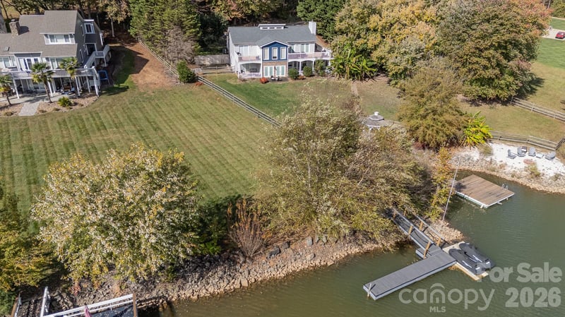 332 Queens Cove Rd, Mooresville, NC 28117