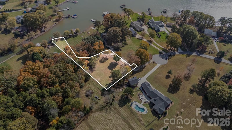 332 Queens Cove Rd, Mooresville, NC 28117
