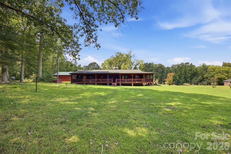 995 Bethel School Rd, Clover, SC 29710