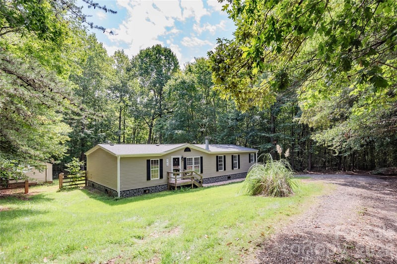 141 Tommys Ln, Mooresville, NC 28117