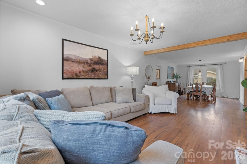 95 18th Ave NW, Hickory, NC 28601