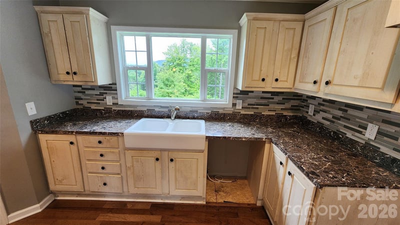 967 Barnardsville Hw, Weaverville, NC 28787
