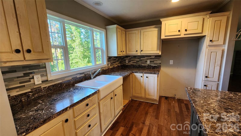 967 Barnardsville Hw, Weaverville, NC 28787