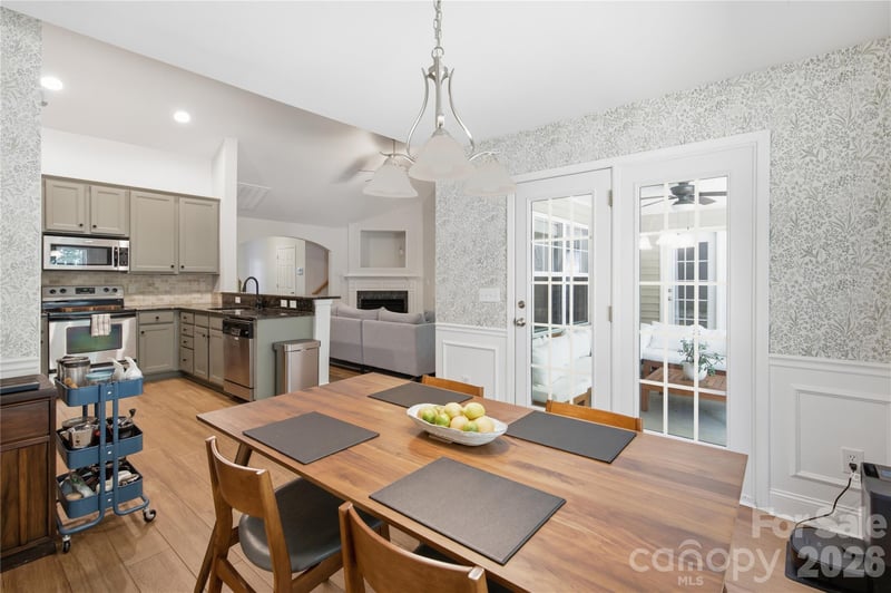9533 Brighthaven Ln, Charlotte, NC 28214