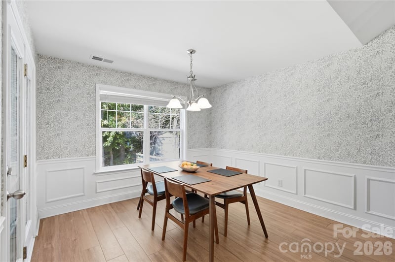 9533 Brighthaven Ln, Charlotte, NC 28214