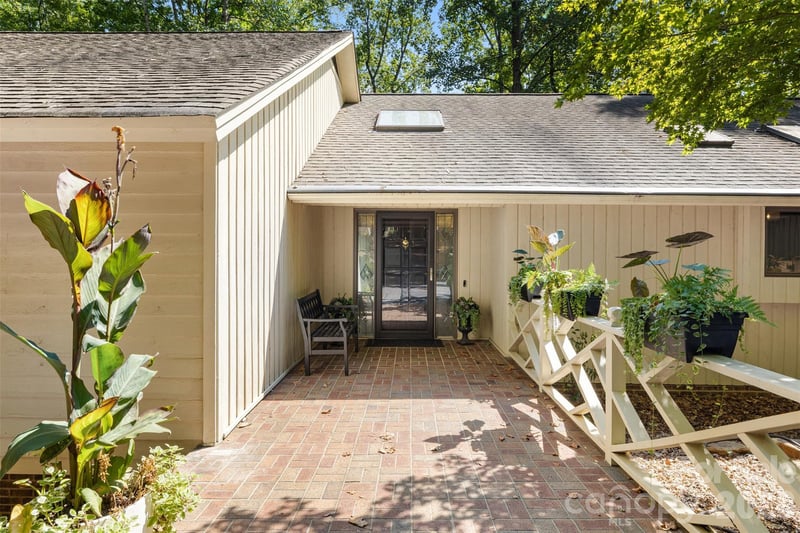 27 Timberidge Dr, Lake Wylie, SC 29710